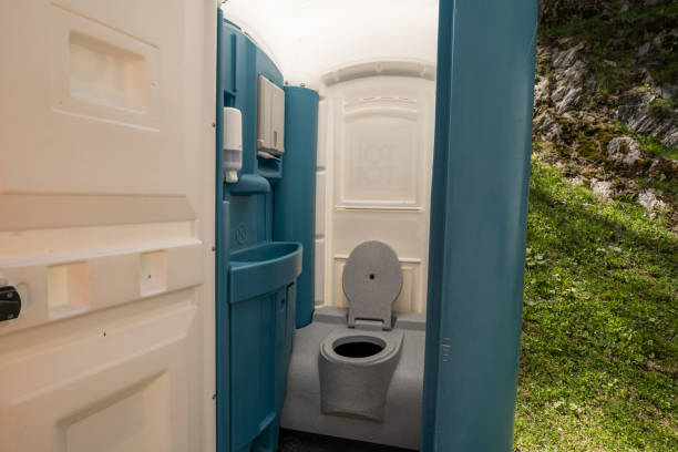 Portable Toilet Options We Offer in Chickamauga, GA